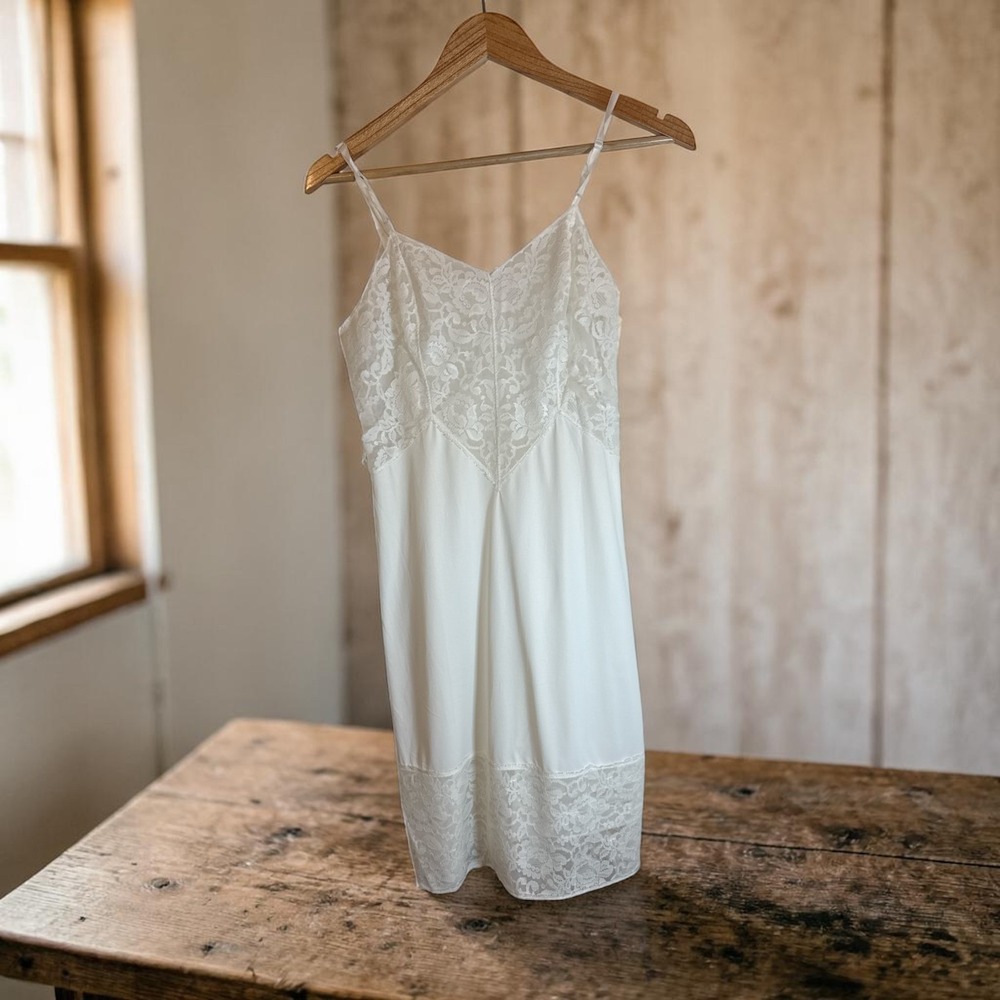 Vintage Slip Womens Sz S Dress Nightgown Retro 70s 80s Nylon Lace‎ Embroidery